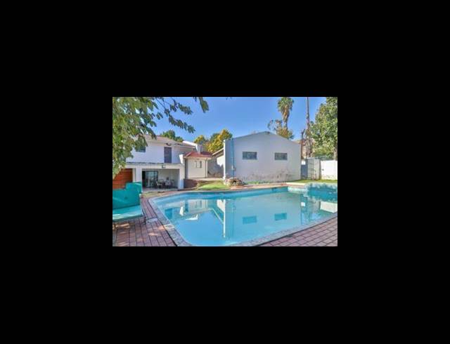 6 BEDROOM HOUSE FOR SALE IN BRAMLEY PARK